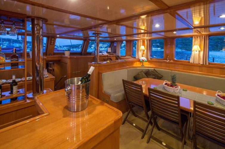 15-what-is-mk-yacht-explorer